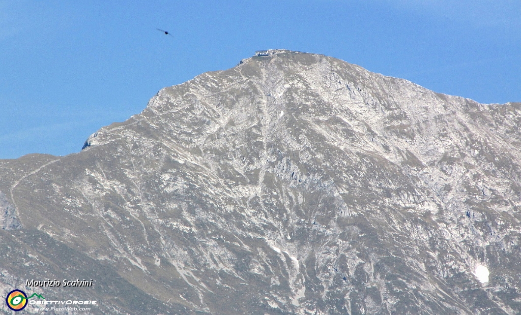 43 Zoom sul Grignone. Rifugio Brioschi..JPG